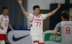 虎牙斯诺克直播1号桌周也深蓝棒球帽配白衬衫亮相中国田径器材品牌排行榜正在直播的斯诺克比赛